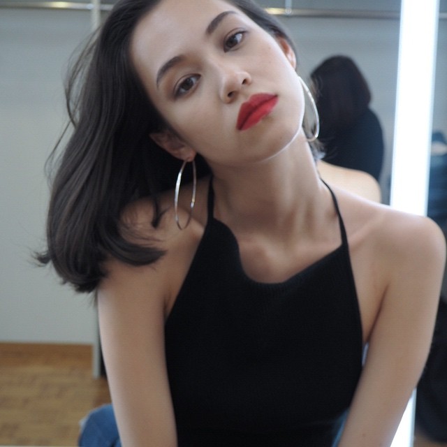 水原希子的美麗紅唇妝